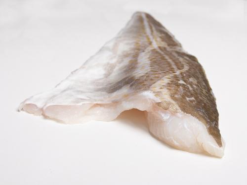 Dorsz atlantycki- filet ze skórą - 1kg